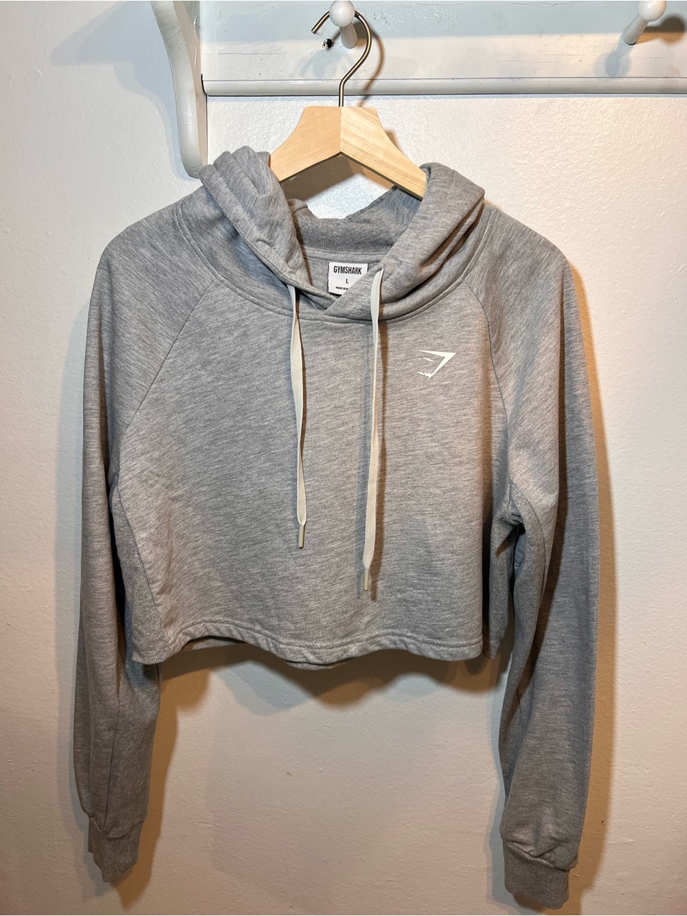 Gymshark Women’s Gray Cropped Hoodie Sweatshirt Athletic Pullover Size L